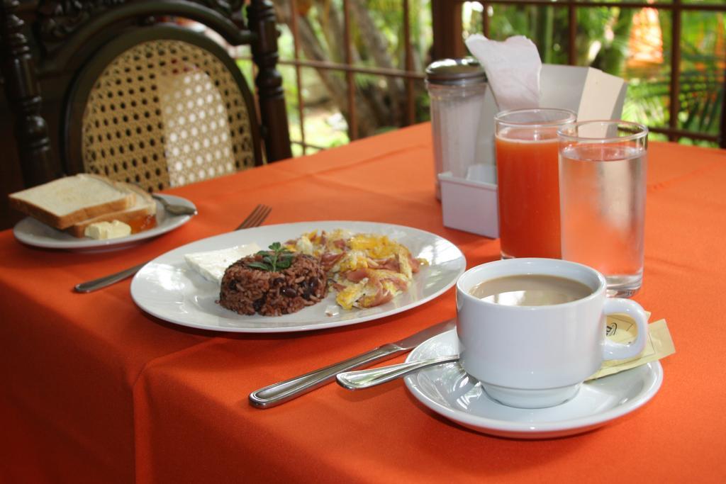 La Del Arcangel 4* Managua